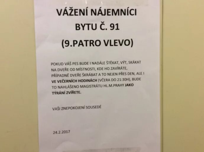 Что делать если мешает соседская. Обращение соседям что лает собака. Письмо соседям у которых лает собака. Объявление соседям о лающей собаке. Объявление для соседей у которых лает собака.