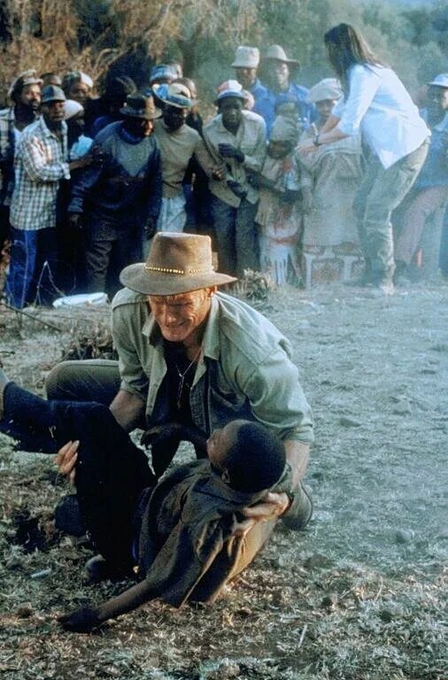 Клэр стэнсфилд чистильщик. Sweepers 1998. Дольф лундгрен чистильщик. Чистильщик фильм 1998. Sweepers 1998.