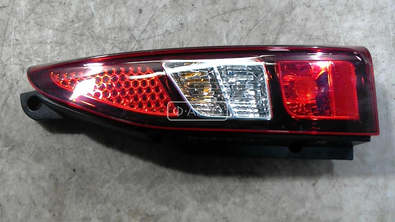 Задние фонари берлинго. Пежо партнер фонарь задний правый. Задние фонари пежо партнер. Фонарь задний правый берлинго 2007. Задние фонари берлинго.