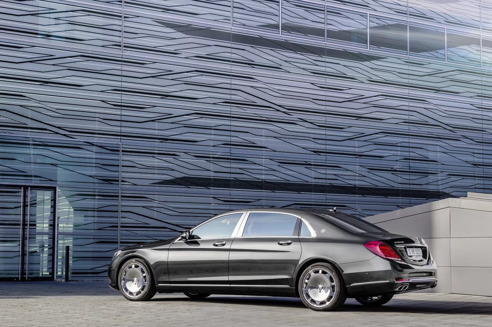 Удлиненный мерседес. Mercedes Benz Maybach s600. Mercedes Benz s600 w222. Мерседес 222 Майбах. Mercedes-Benz Maybach s-klasse x 222.