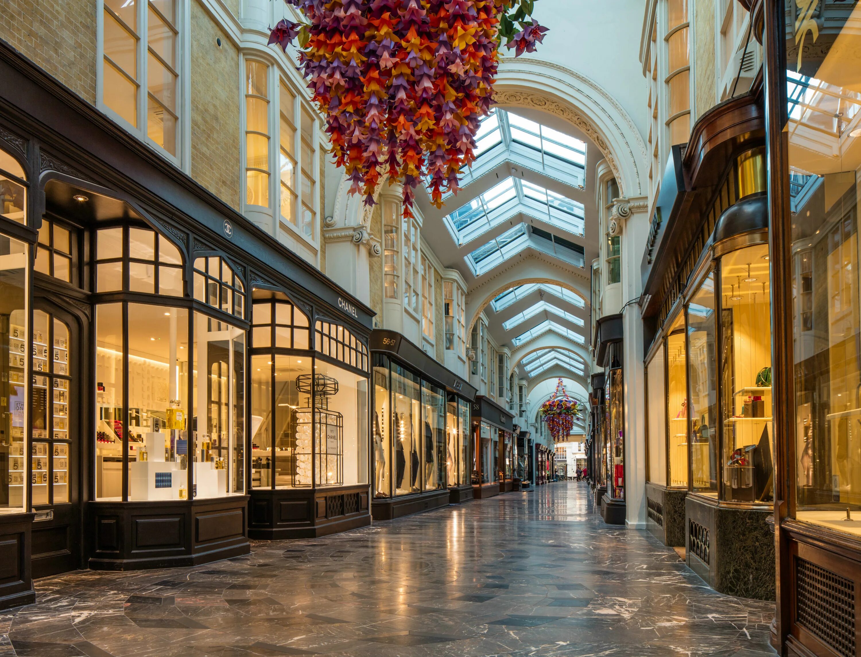 Аркада Берлингтон в Лондоне. Пассаж Берлингтон. Burlington Arcade. Магазин Burlington.