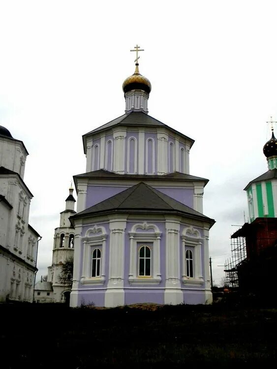 Рыльский Свято-Николаевский мужской монастырь. Курск Рыльский мужской монастырь. Храм Рыльск мужской монастырь. Николаевский монастырь Рыльск. Рыльск рыльский монастырь