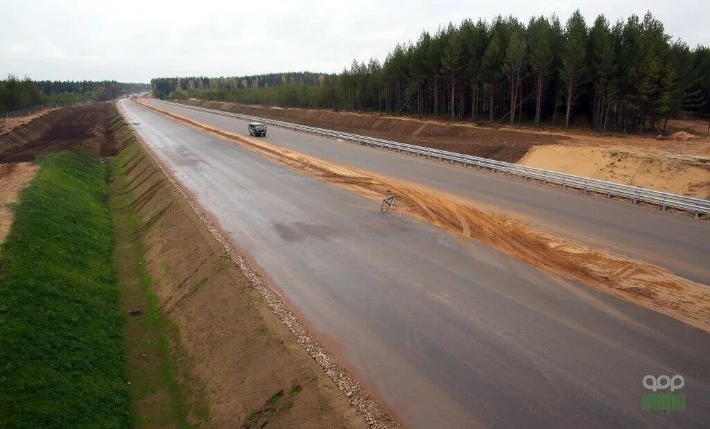 Основания автомобильных дорог. М11 Москва Вышний Волочек трасса. Трасса м11 дорожное покрытие. Насыпь дороги. Насыпь автомобильной дороги.