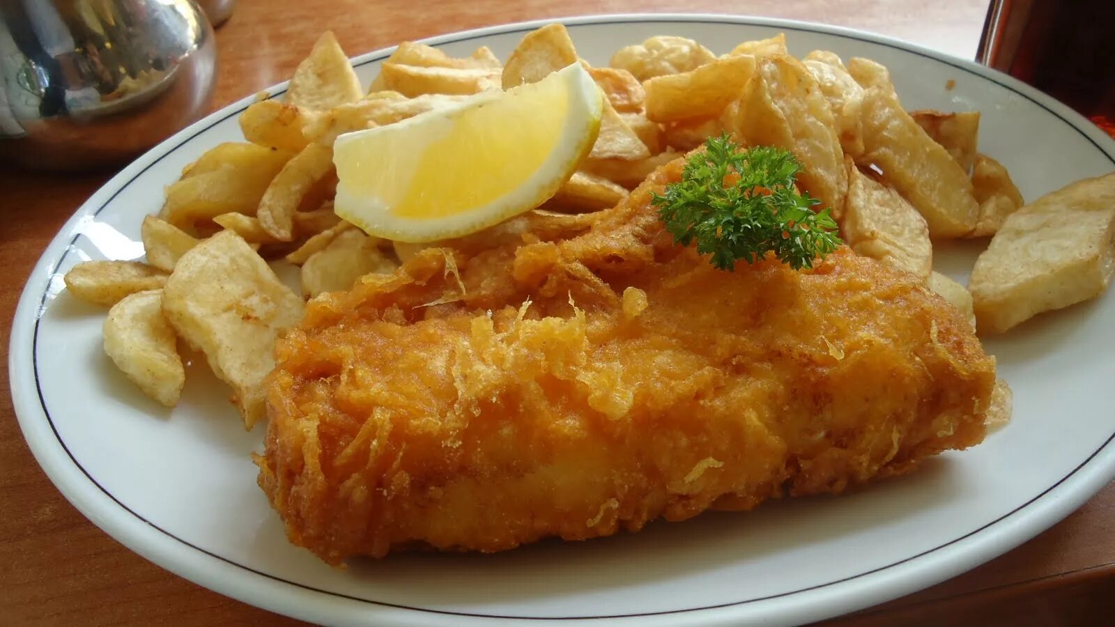 Fish and Chips. Фиш энд чипс в Лондоне. Fish and Chips в новой Зеландии. Закусочные Fish and Chips в Британия. Рыба в британии