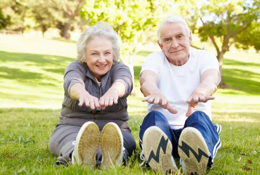 Люди моложе 70 лет с заболеваниями. Возраст после 75 лет. Пожилые люди. Возраст после 75 лет. Фото женщин пенсионного возраста.