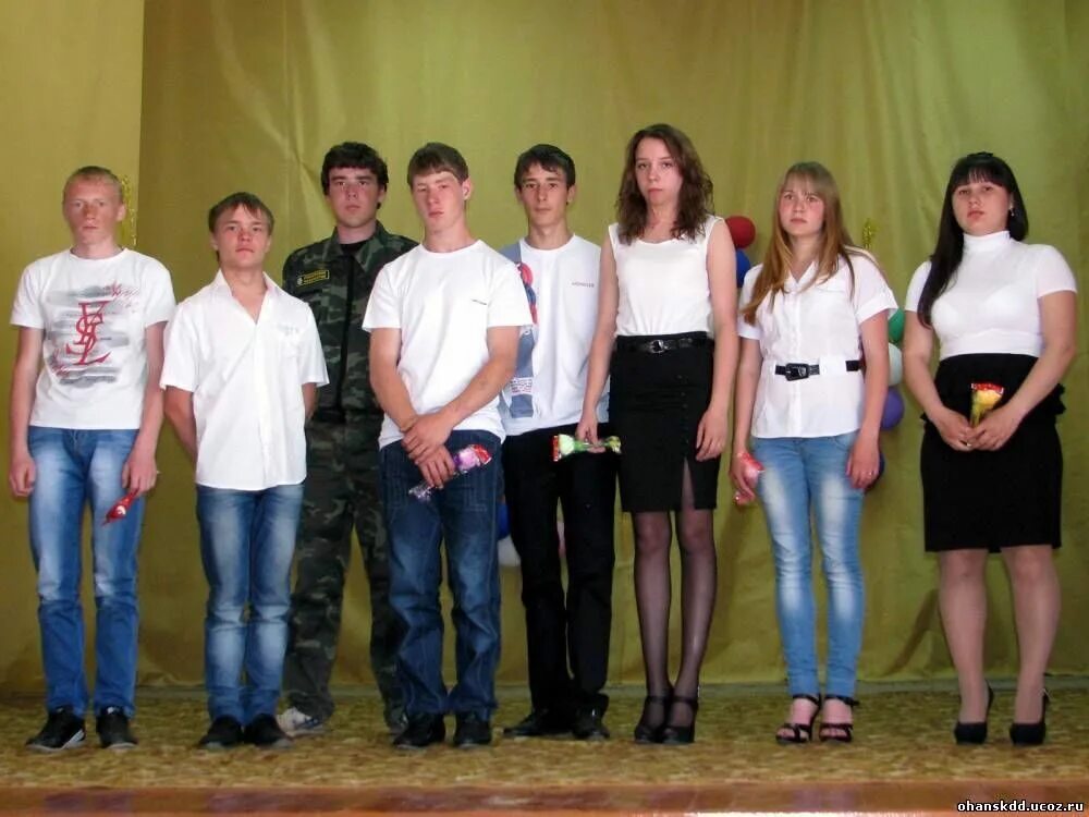 выпускной в детском доме. дети выпускники детских домов. выпускницы детских домов. выпускной в детском доме. музыкальный детский дом ярославль.