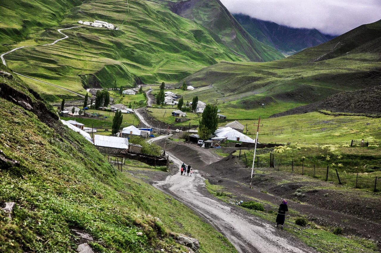 Село Хыналыг Азербайджан. Деревня Хыналыг в Азербайджане. Хыналыг Азербайджан горы. Губа Хыналыг Азербайджан.