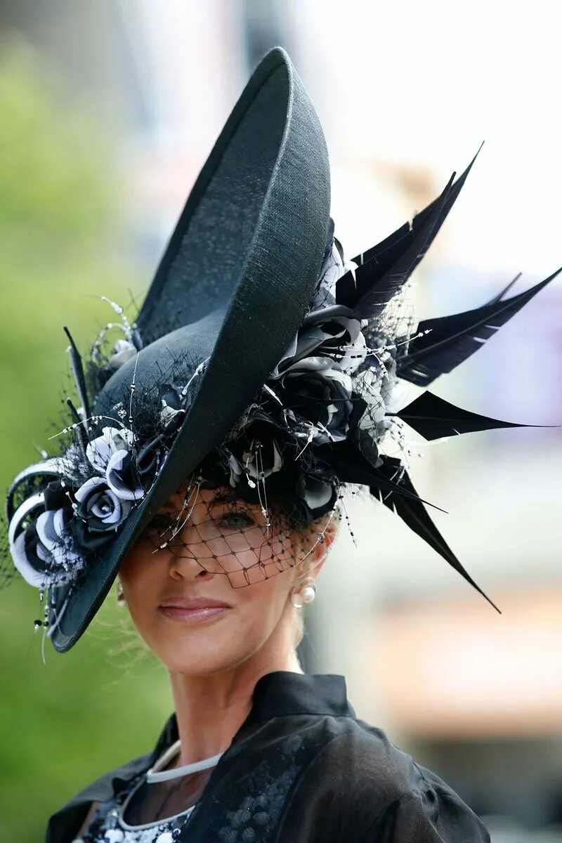 Странная шляпа. Шляпки Филиппа Трейси. Royal Ascot hats. Роял аскот шляпы.