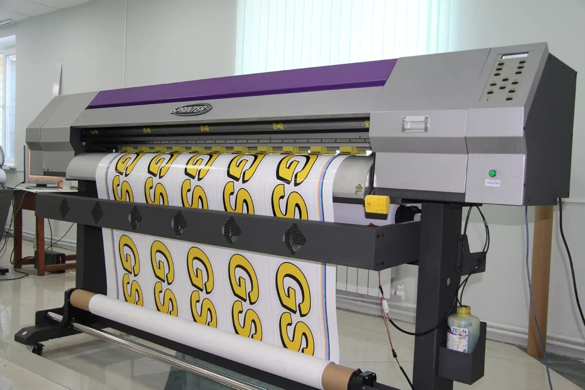 печатник широкоформатный. оператор широкоформатной печати. печатник широкоформатный. печатник широкоформатный. печатник профессия.