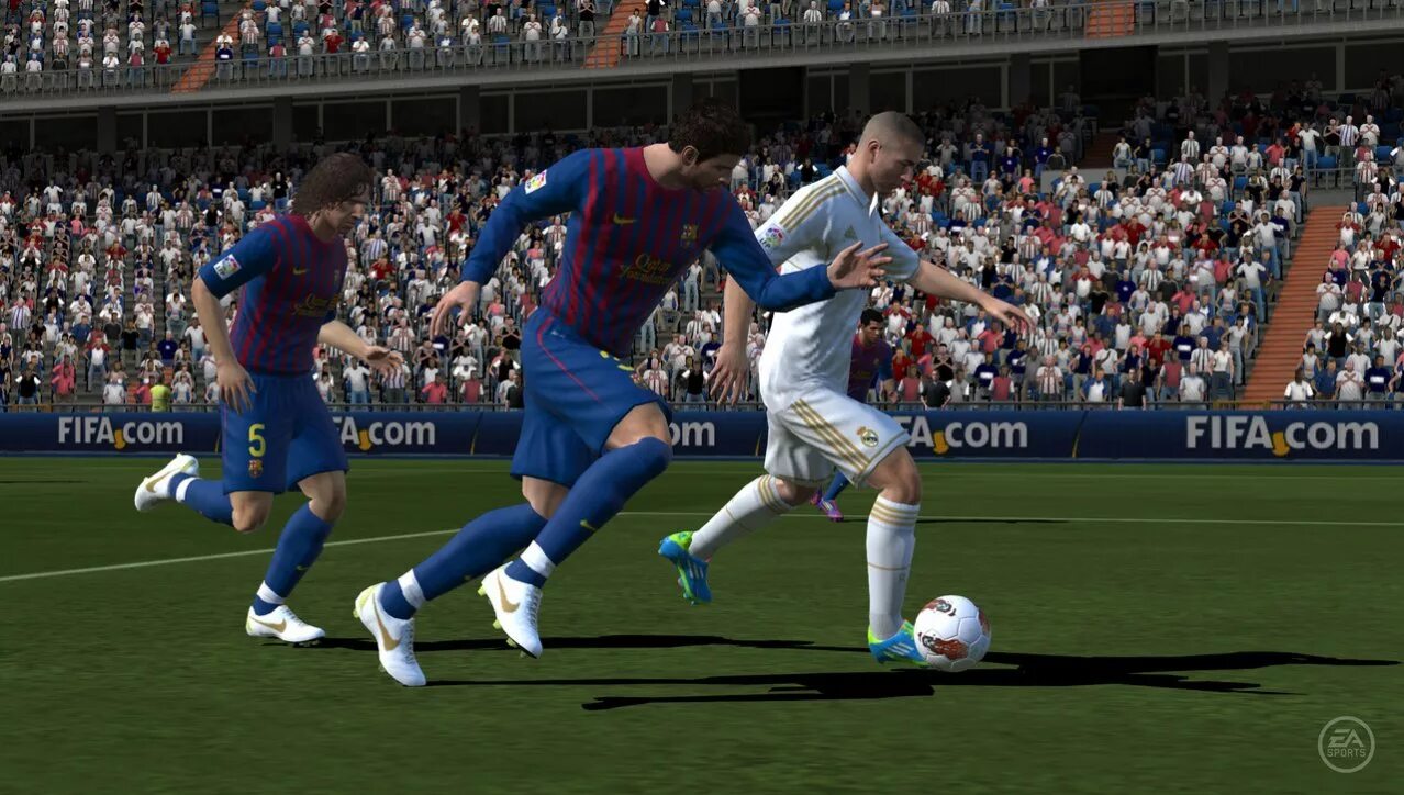 FIFA 12 PS Vita. EA Sports FIFA Football PS Vita. FIFA 14 (PS Vita). В футбол играть надо