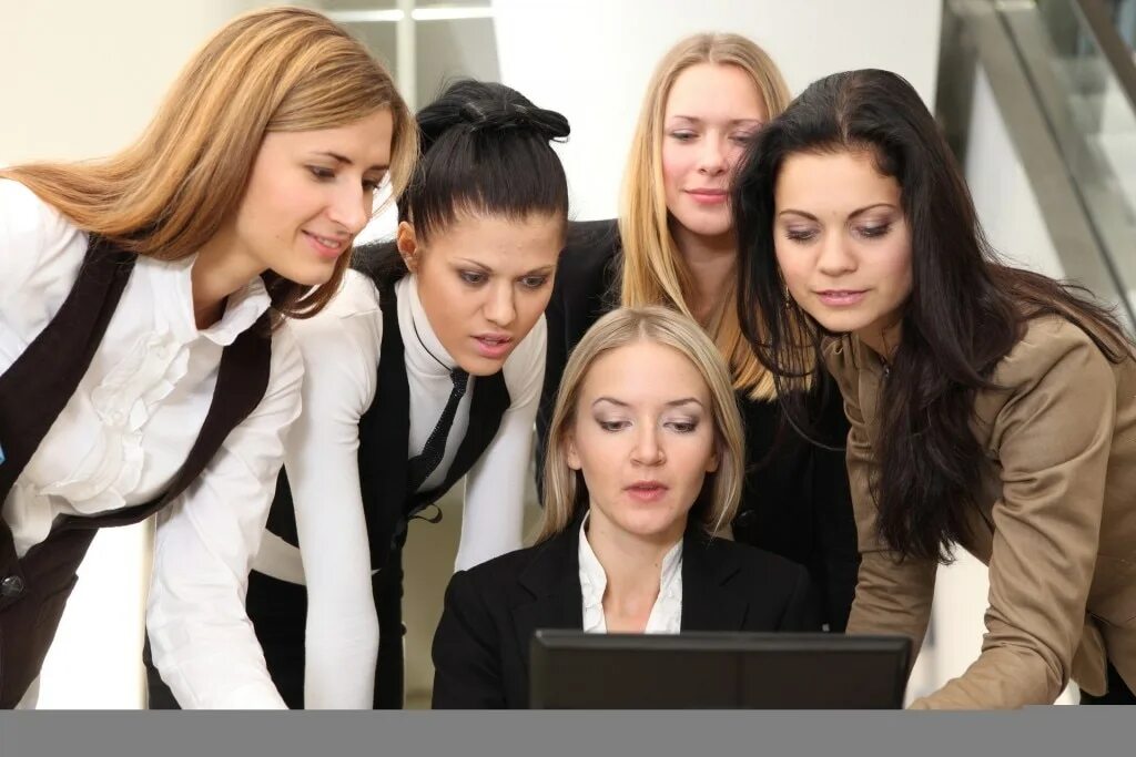 влиться в новый коллектив. девушка сослуживца. коллеги девушки. мечты женщин картинки для коллег. коллеги девушки.