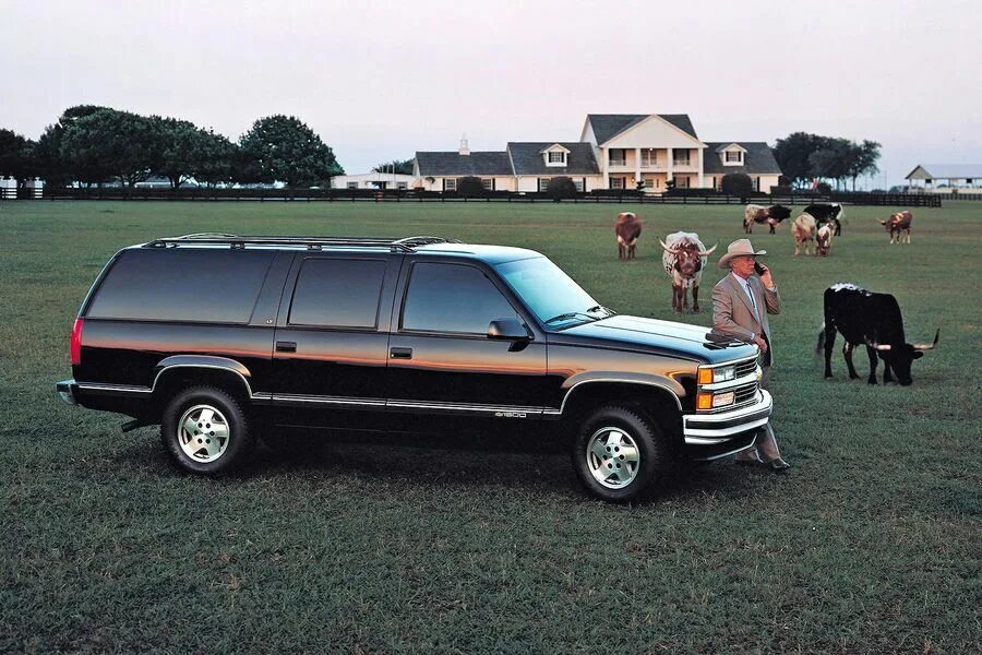 Субурбан поколения. Chevrolet suburban 1991. Chevrolet suburban 1994. Chevrolet suburban 1 поколение. Chevrolet suburban 1979.