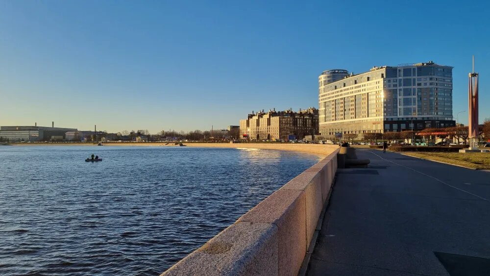 Погода в спб рыбацкое. Питерское водохранилище. Рыбалка на Неве Свердловская набережная. Водохранилище Невы.