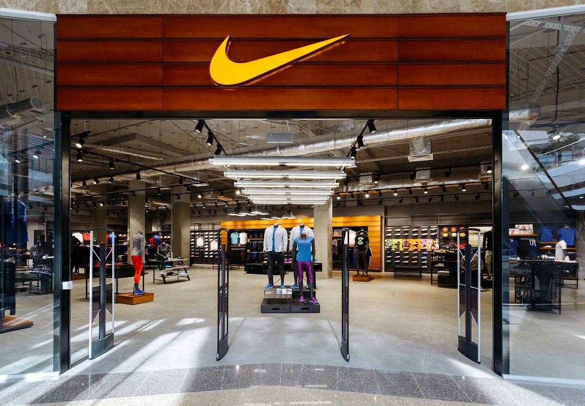 ЦУМ Nike. Nike Store migros. Магазин найк Нижний Новгород фантастика. Найк ул 1905 года.