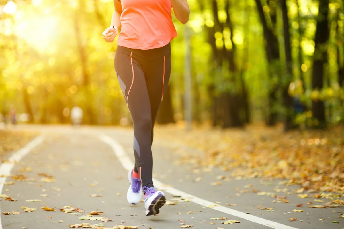 Do you want to walk. Ходьба. Ходьба девушка. Девушка спорт. Спортивная прогулка.