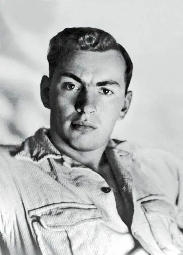 Gore Vidal. Гор видал в молодости. Писатель гор видал фото. Тира Видаль писатель.