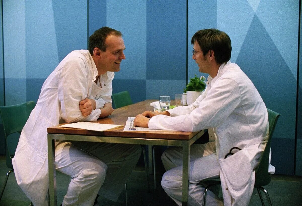 Паприка стеэн и мадс миккельсен открытые сердца. Открытые сердца кадры из фильма. Открытые сердца (elsker dig for evigt) /2002/. Открытые сердца фильм 2002. Открытые сердца фильм 2002 мадс миккельсен.