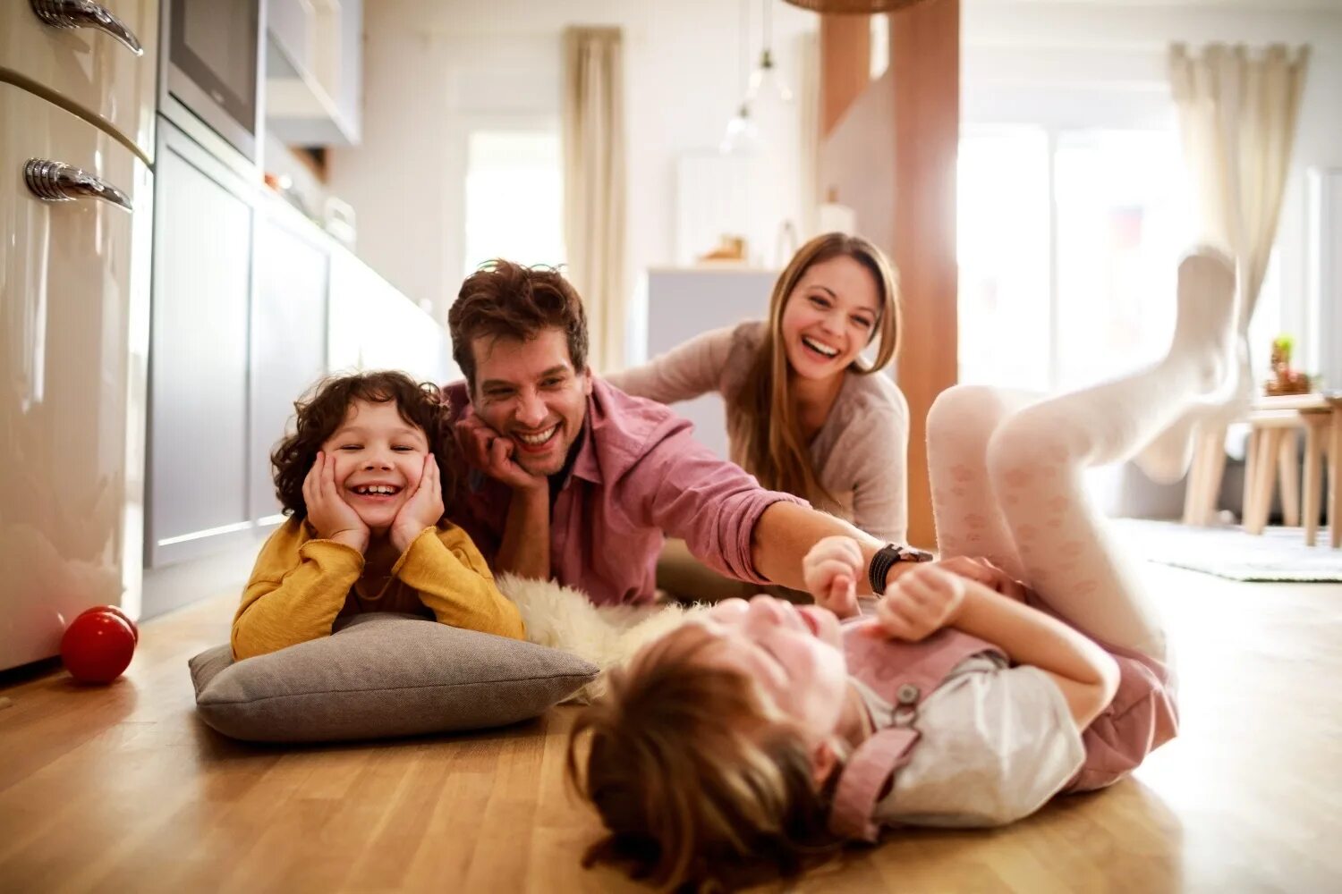 Дом над старым домом. Грибова хата. Смайлик домик. Дом мультяшный. Ветхий дом.