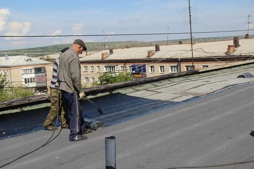 Капремонт кровли. Мягкая кровля МКД. Протечка кровли крыши. Мягкая кровля в многоквартирном доме. Почему течет крыша