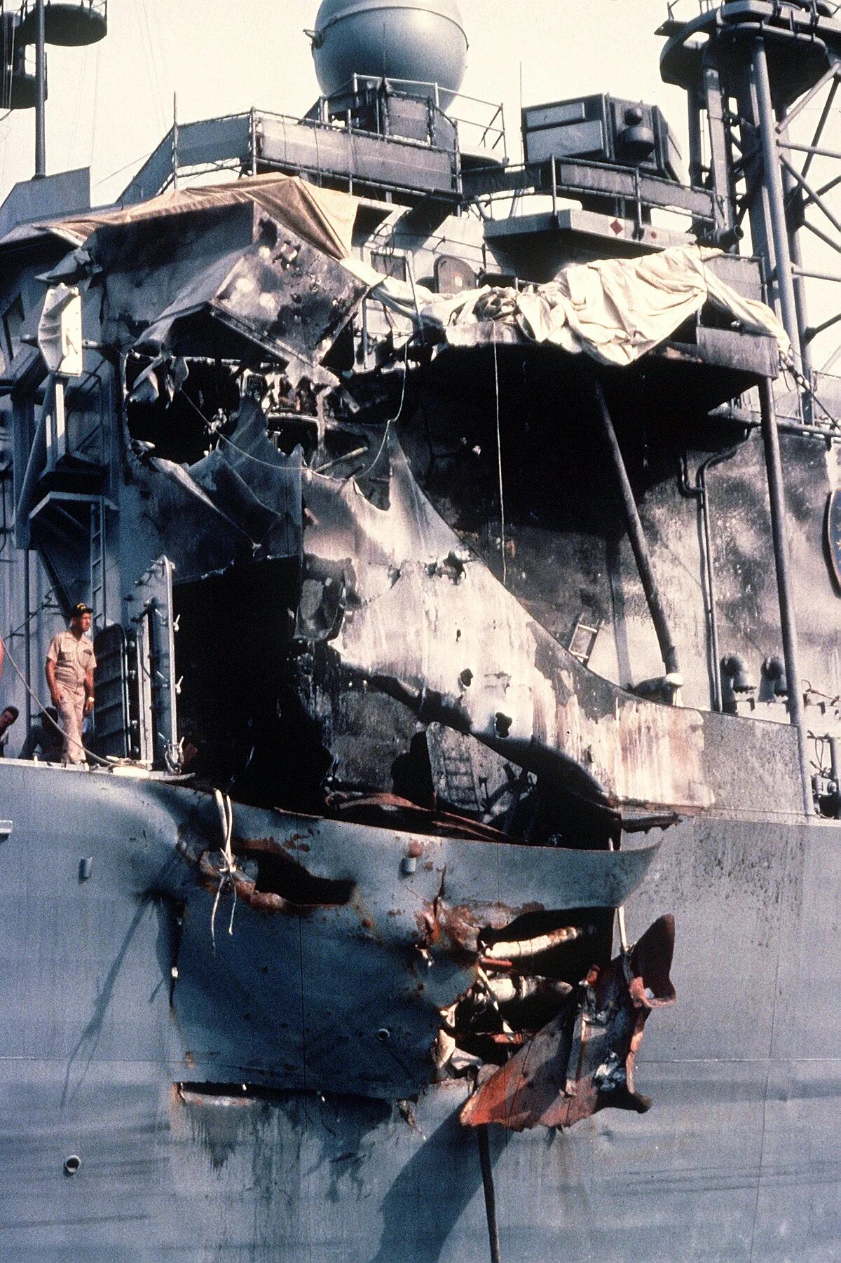 Uss stark. USS Stark (FFG-31). Фрегата USS Stark. Фрегат Старк 1987. Американский Фрегат "Старк".