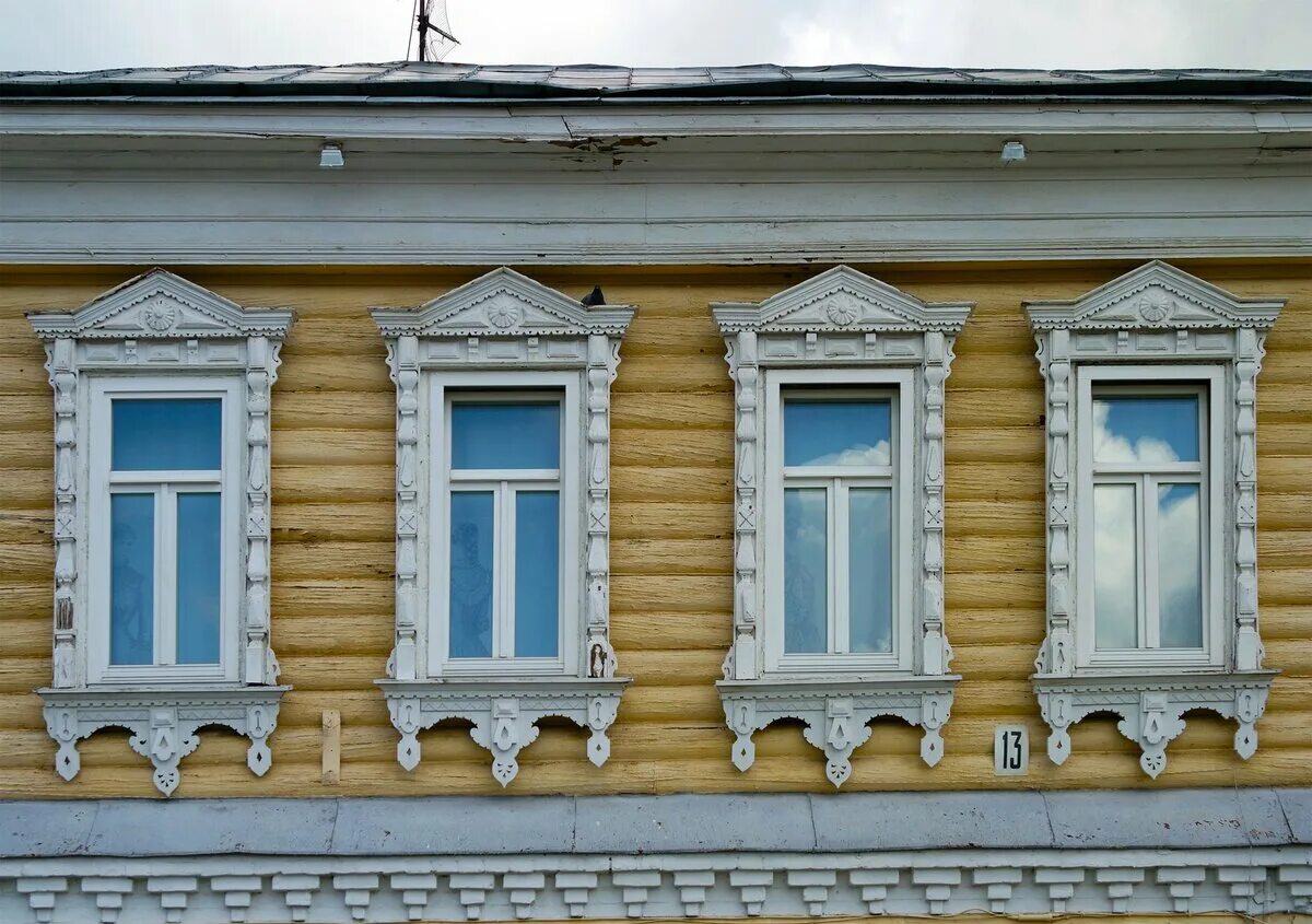 Размер старых домов. Владимирская пропильная резьба наличники. Наличники домовая пропильная резьба. Семейские резьба пропильная. Гороховецкие наличники.