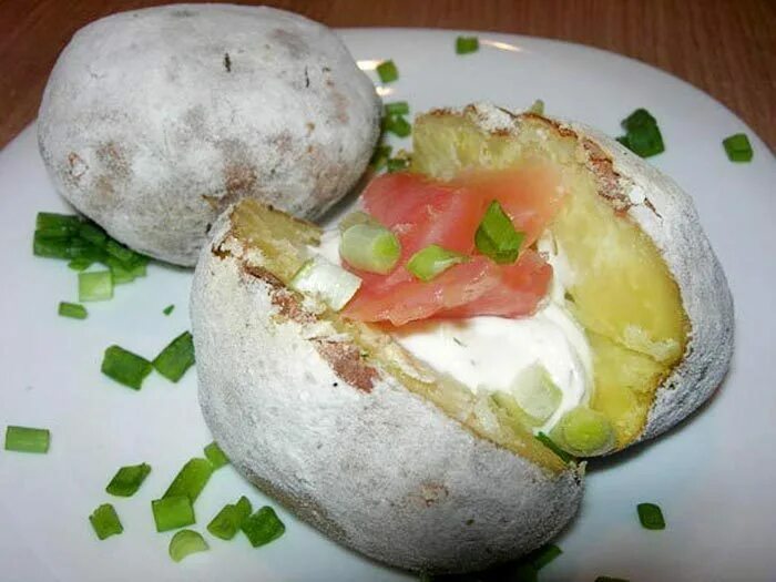 запечь картошку в соли в духовке