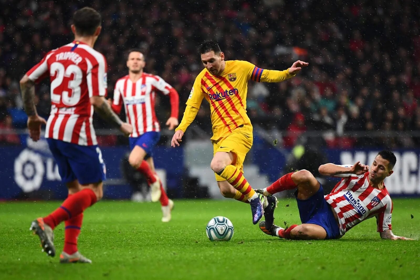 Live streaming atletico vs barcelona. Лионель Месси Атлетико Мадрид. Барселона против Атлетико Мадрид. Месси в Атлетико Мадрид. Барселона Атлетико Мадрид Месси.