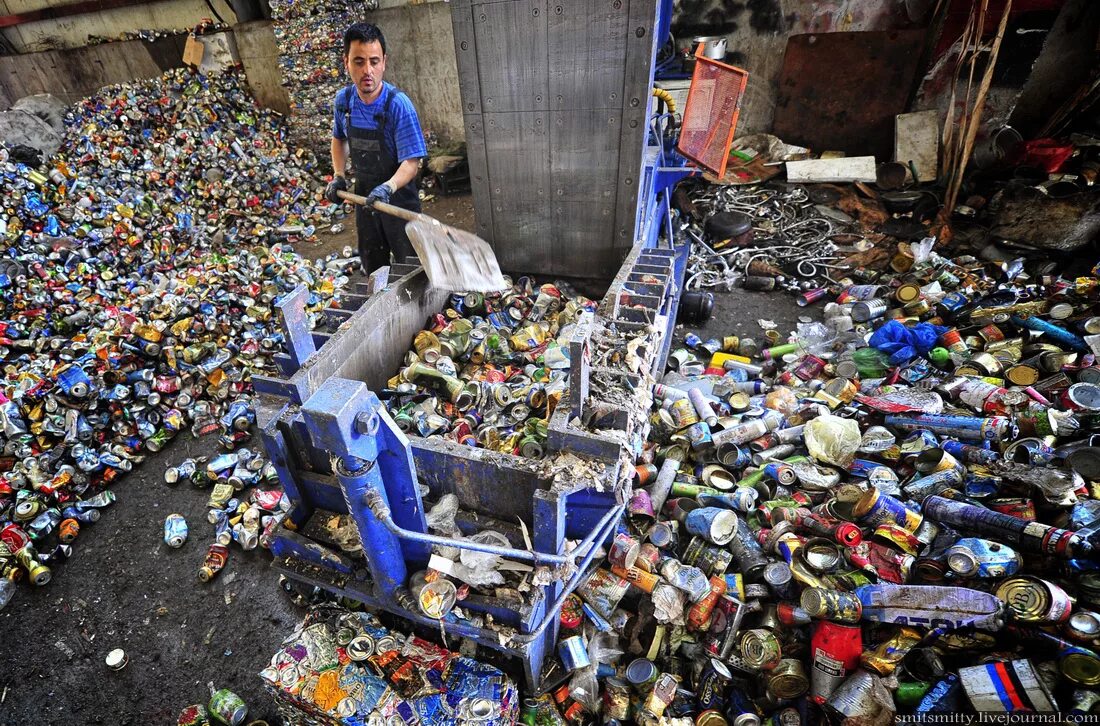 Переработка свалки. Утилизация и переработка отходов. Переработка бытовых отходов. Вторичная переработка отходов.