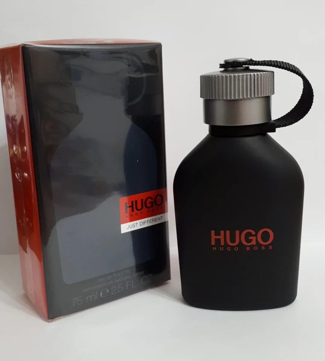 Мужская туалетная вода босс Хуго Джаст дифферент. Hugo Boss / туалетная вода just different, 75 мл. Hugo Boss just different men 75ml EDT. Хуго босс мужские черный флакон. Hugo мужская туалетная вода