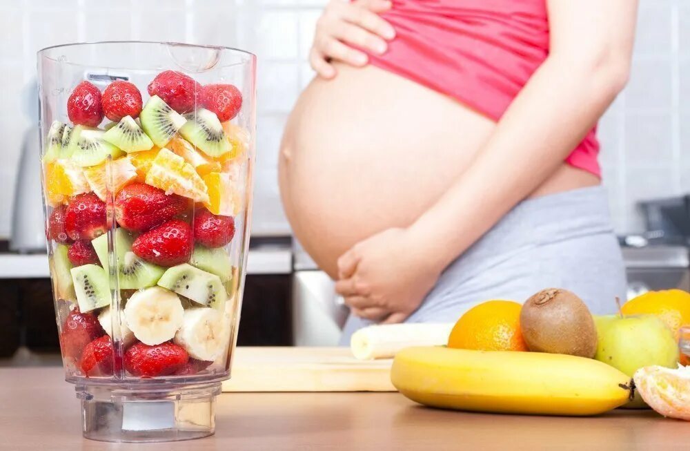 Принимать витамины во время беременности. Питание беременной. Еда для беременной. Беременность фрукты.