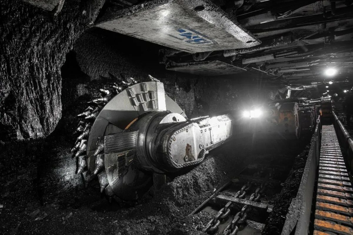 Распадская угольная компания междуреченск. Шахта распадская междуреченск. Коксовая междуреченск. Распадская-коксовая междуреченск. Директор шахты распадская коксовая.