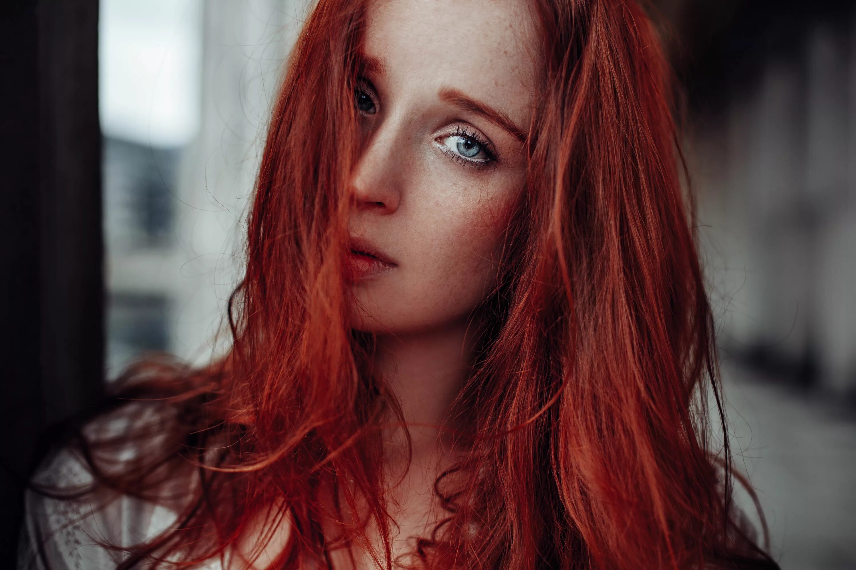 Redhead huge. Рыжеволосая Катрин кюн. Девушка с рыжими волосами. Огненно рыжая девушка.