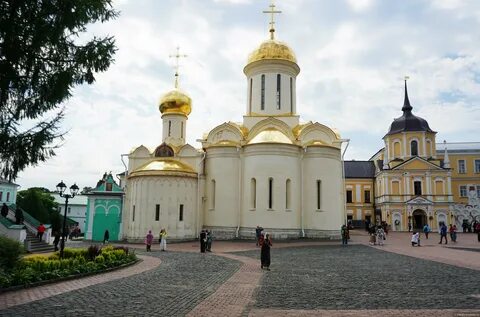 Монастырь главные герои