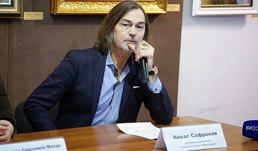 Никас сафронов жена. Художник никас сафронов. Художник никас сафронов. Московский художник никас сафронов. А м сафронов.