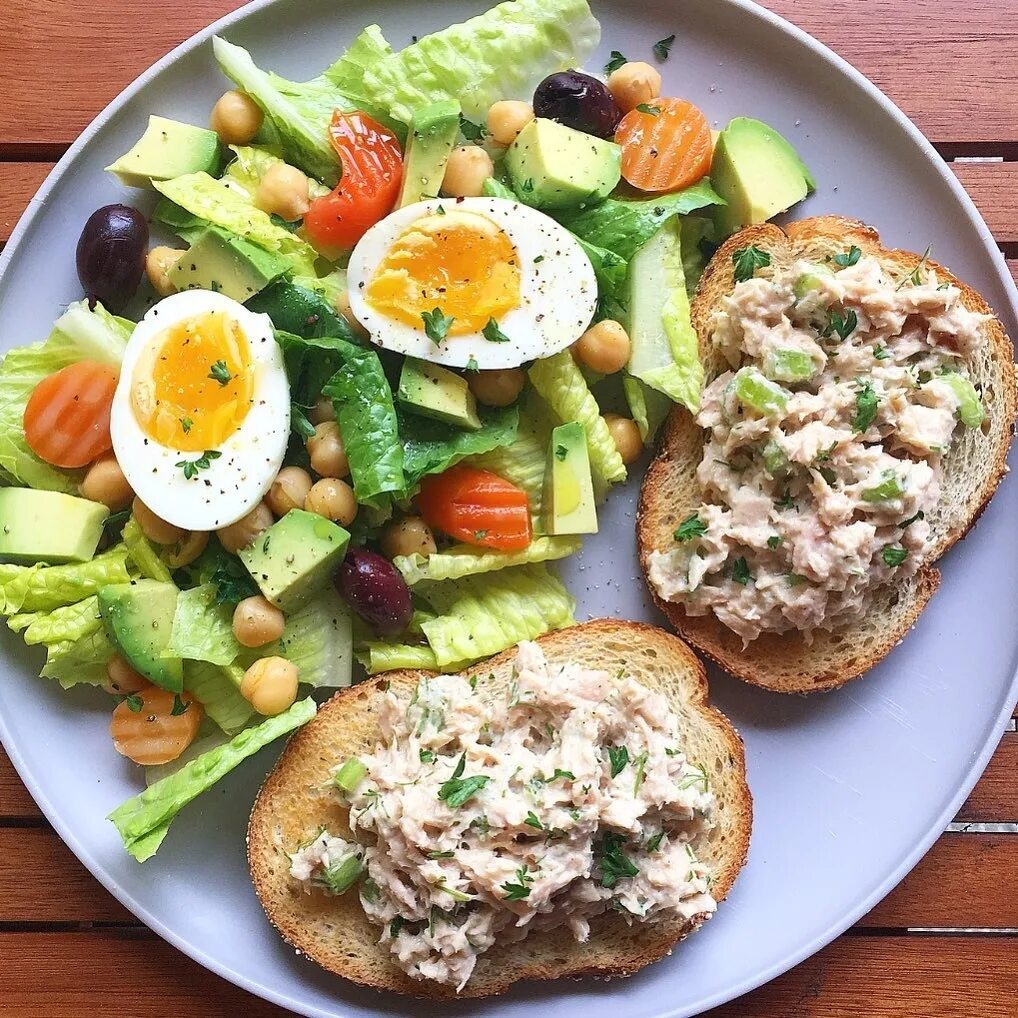 Быстрые блюда на завтрак. Диетический завтрак. Правильный завтрак. Вкусный и полезный ужин. Правильное питание завтрак.