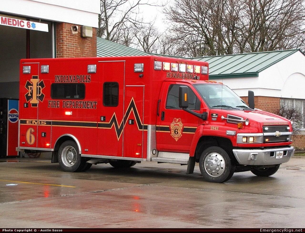 Включи пожарная машина скорая. Chevrolet g4500 Ambulance. Chevrolet 1980 Ambulance. Chevrolet Kodiak скорая. Chevrolet Kodiak c5500.