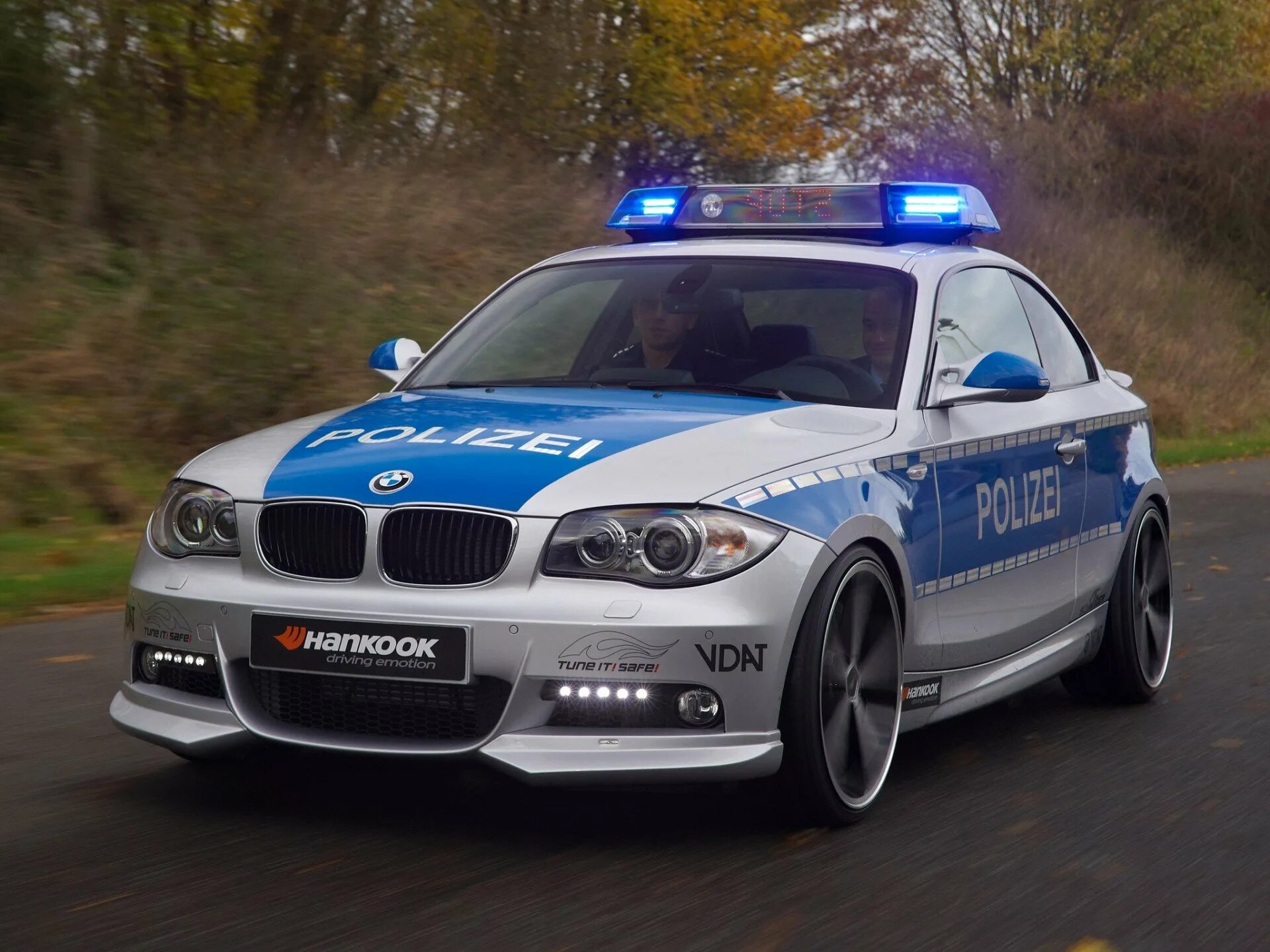 Картинка полиция машина. Полицейская БМВ е39. E60 BMW Полицейская. БМВ е39 полиция. БМВ е92 Полицейская.