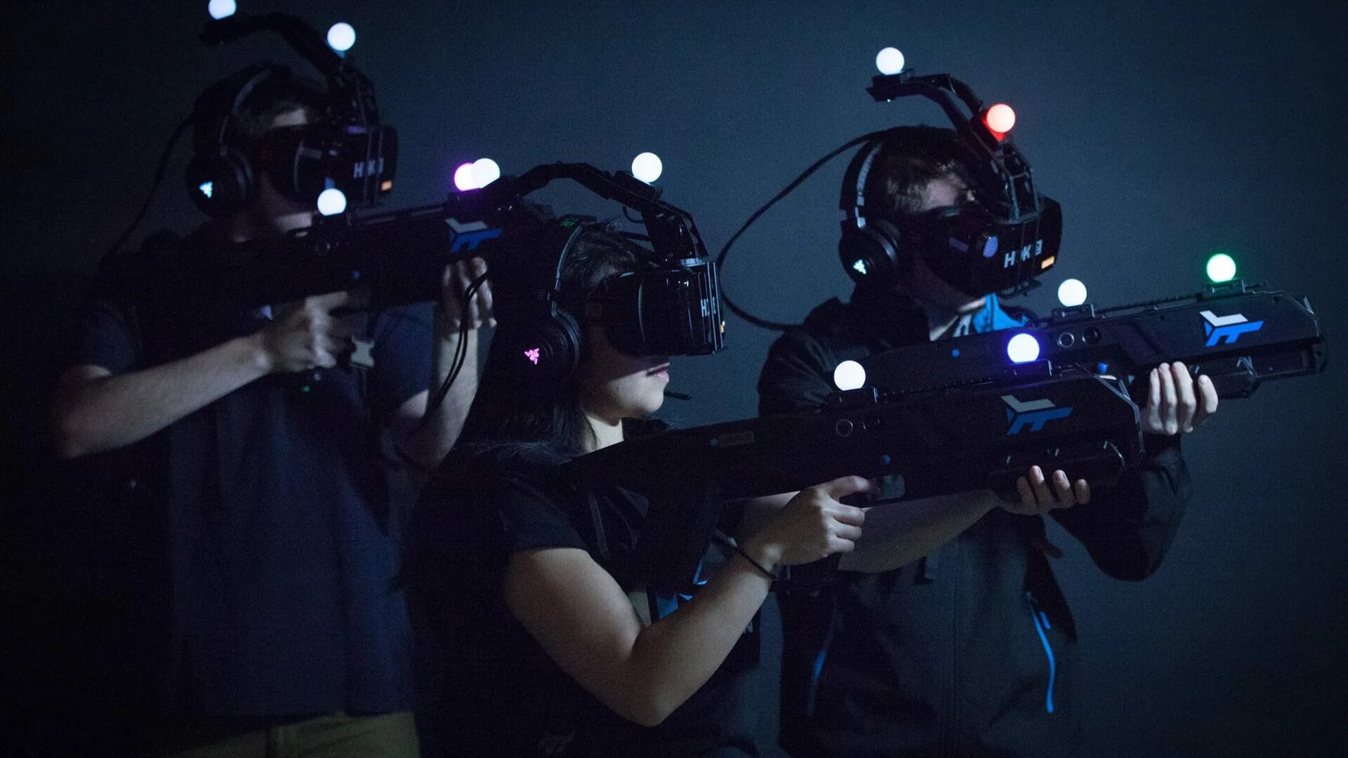 Vr виртуальная реальность. Очки виртуальной реальности окулус. Погружение в виртуальную реальность. Погружение в виртуальную реальность. Технологии виртуальной реальности.