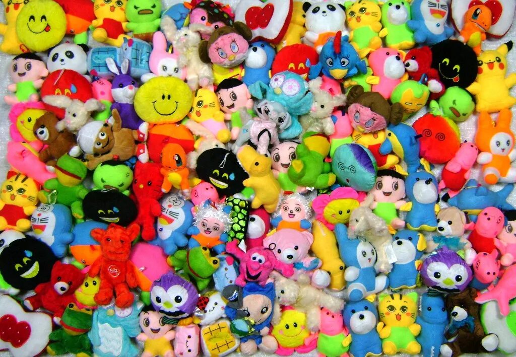 Детская одежда. Оптовая детская одежда. Мелкие товары одежда. Много мелких игрушек. Юникло детская одежда.