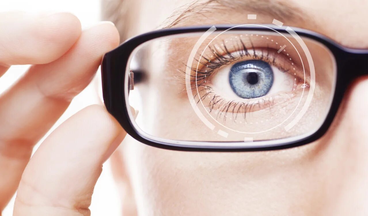 Информация через зрение. Очки и линзы. Линзы в очках. Очки для зрения. Глаза в очках.