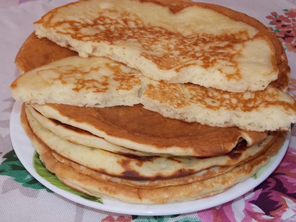 Блины. Толстые блины. Толстые блины на молоке. Толстые блины на дрожжах. Блины табикмак.