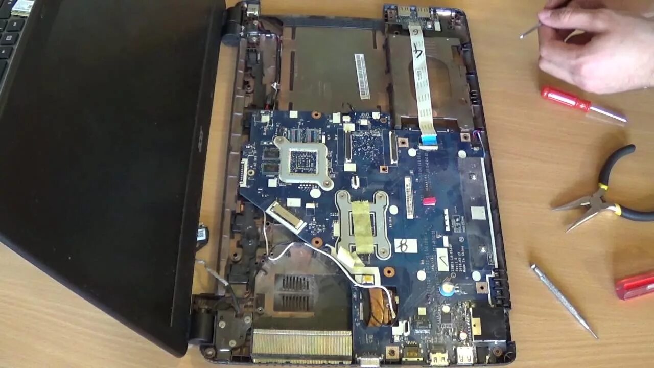 Как разобрать acer aspire Как разобрать ноутбук Acer Aspire 7560G (Acer Aspire 7560G disassembly. How to r