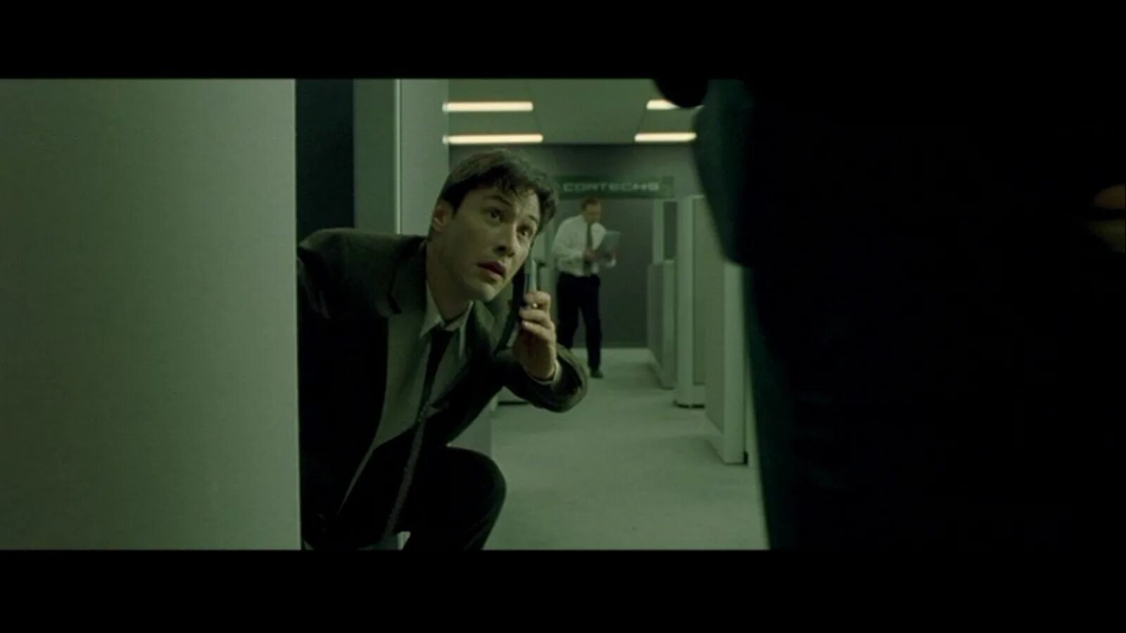 нео помощник. вк колонка капсула нео. нео помощник. морфеус матрица 4 воскрешение. нео помощник.