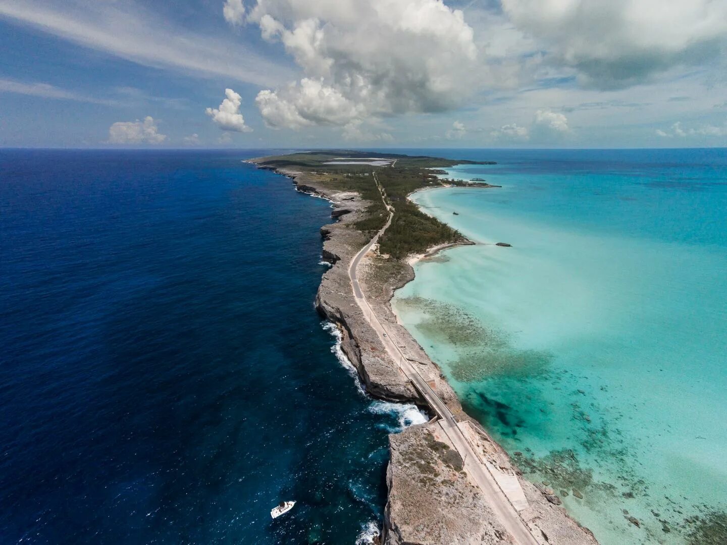 Встречаются 2 океана. Эльютера Багамские острова. Остров Эльютера. Карибское море Атлантический океан. Атлантический океан Багамские острова.