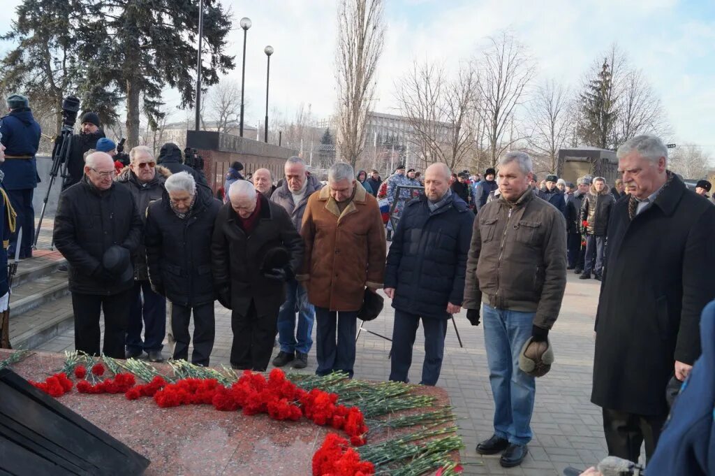 Обстановка в работино на сегодня последние. Возложение венков Воронеж 25 января 2023. Возложение Воронеж. День освобождения Воронежа. Возложение венков к могиле неизвестного солдата.