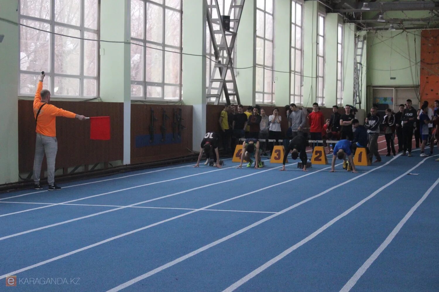 Игорь и елена караганда инвалиды. Инвалиды караганда. Инвалиды караганда. Парень в инвалидном кресле. Инвалиды караганда.