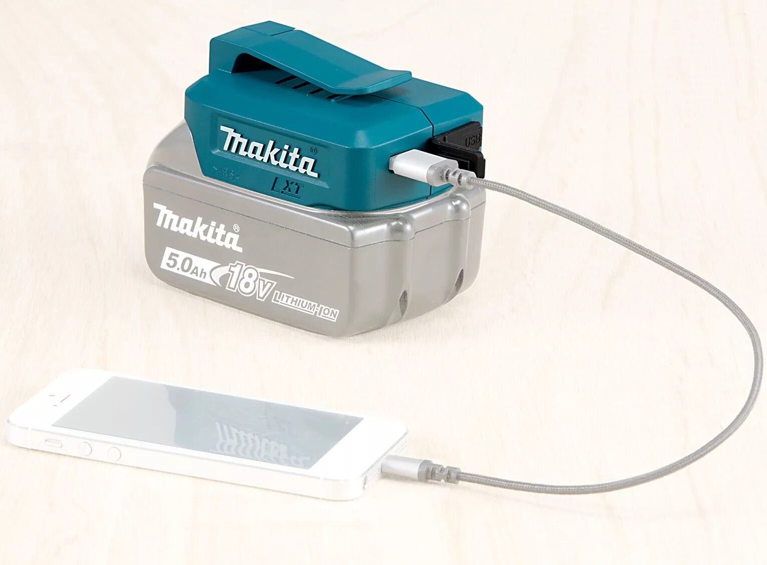 Usb адаптер для аккумулятора. Адаптер аккумуляторов макита 18v. макита usb адаптер lxt. makita 197406-2. adp05 makita.