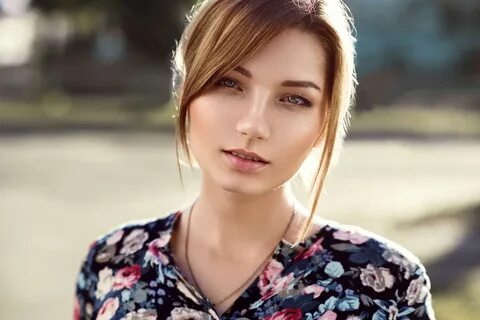 Узкая милая красивая