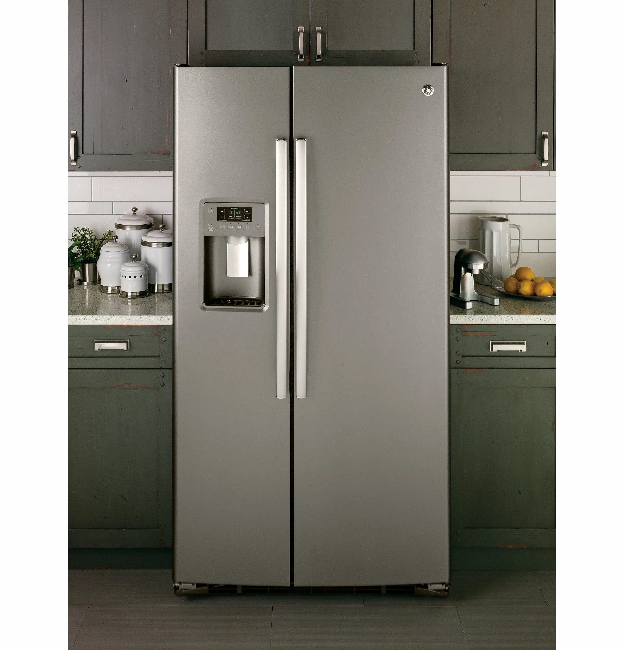 Холодильник через 1. Холодильник General Electric Side-by-Side. Холодильник Дженерал электрик Сайд бай Сайд.