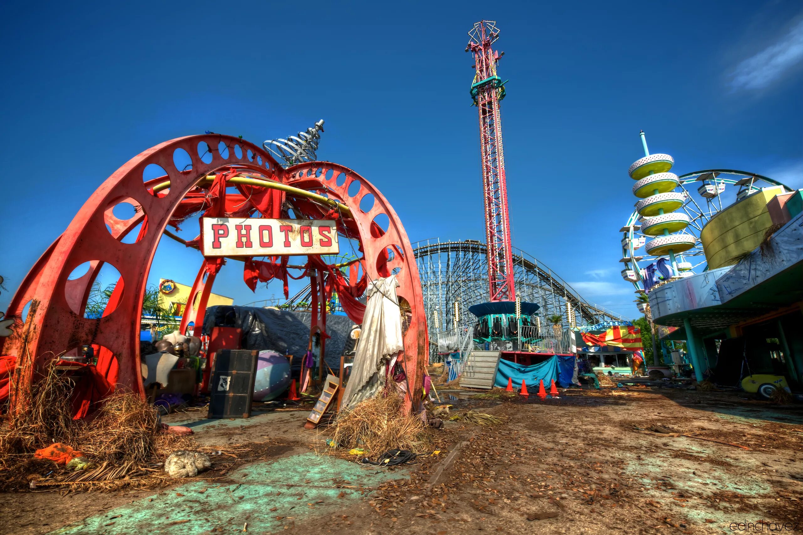 Парк «Six Flags New Orleans», США. Парк развлечений сети «Six Flags» в новом Орлеане, штат Луизиана, США.. Six Flags парк аттракционов заброшенный. Парк развлечений шесть флагов новый Орлеан.